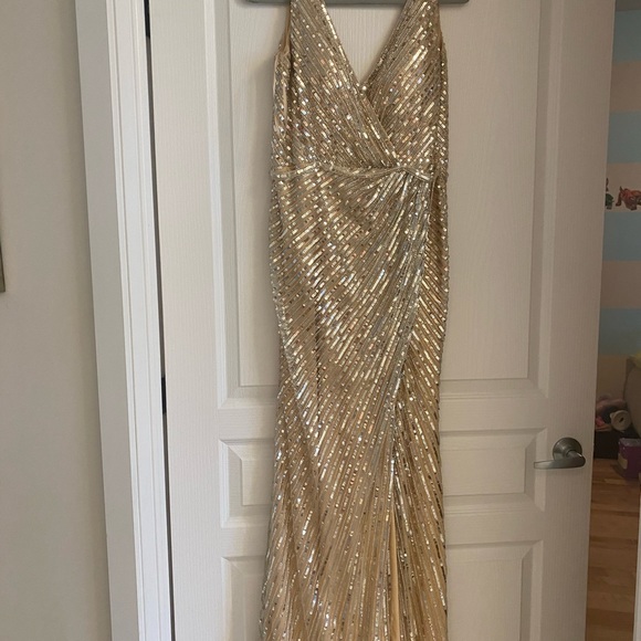 Mac Duggal sequinned long evening dress💫 - Picture 5 of 11